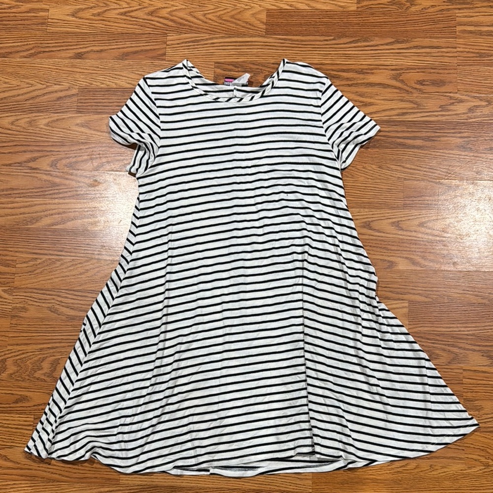 Women’s discreet Dress